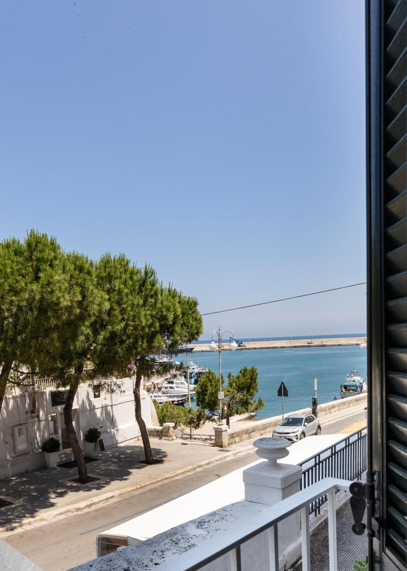A la muràgghje A Monopoli Exterior foto